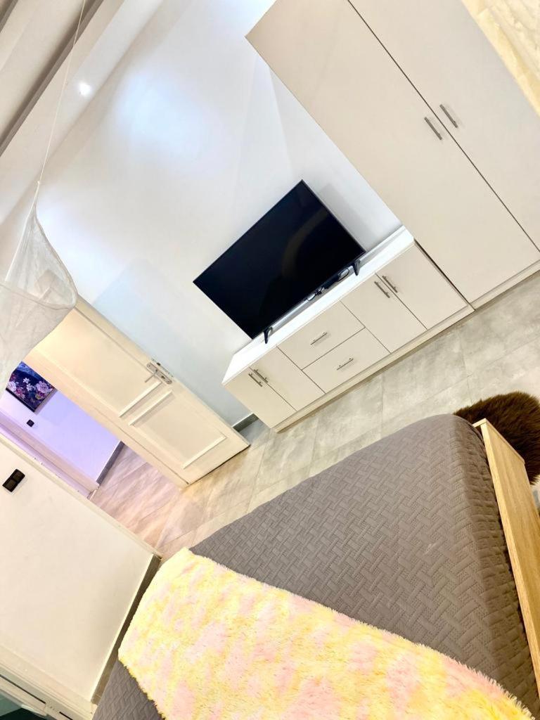 דקר Luxury Suites Chester One מראה חיצוני תמונה