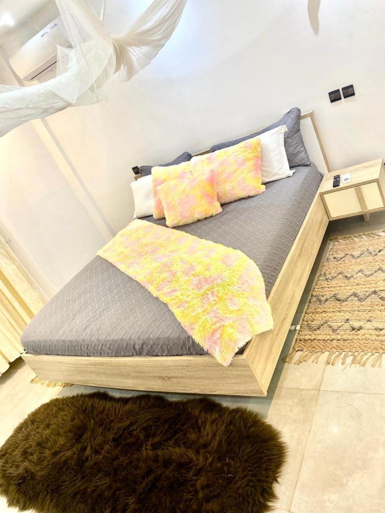 דקר Luxury Suites Chester One מראה חיצוני תמונה