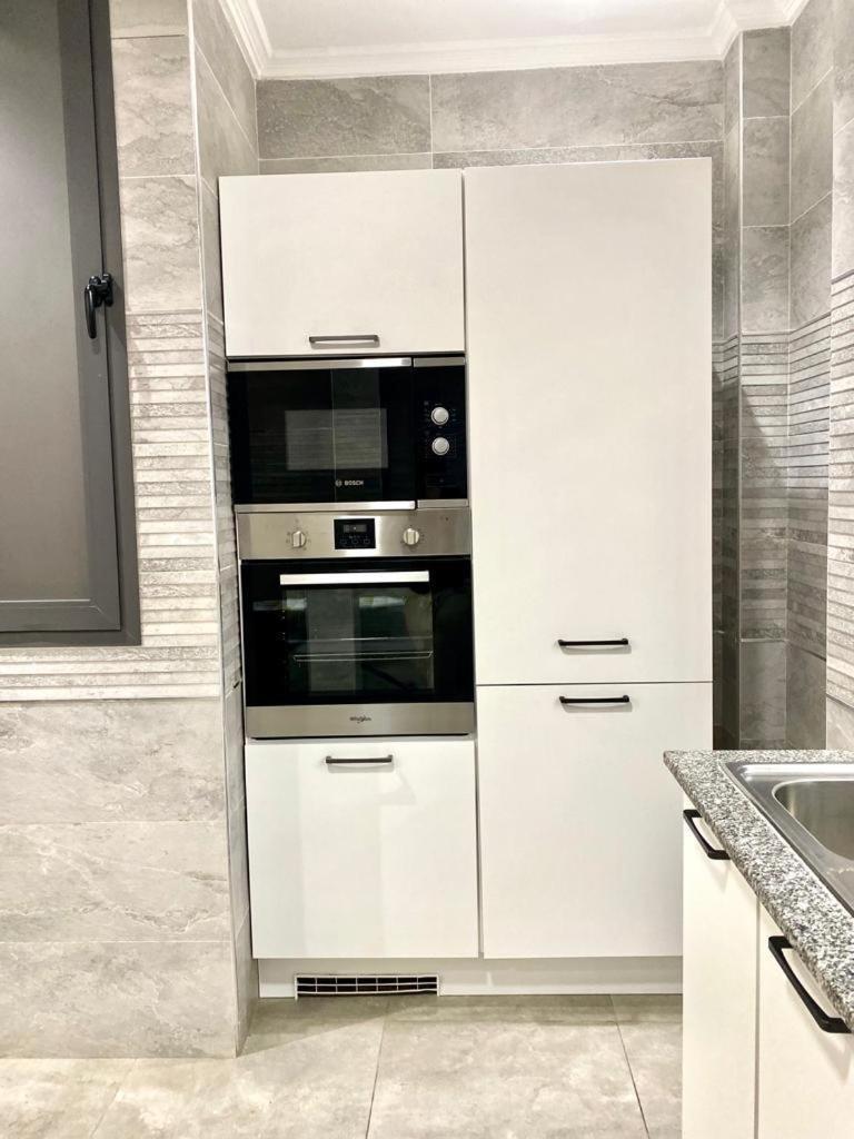 דקר Luxury Suites Chester One מראה חיצוני תמונה